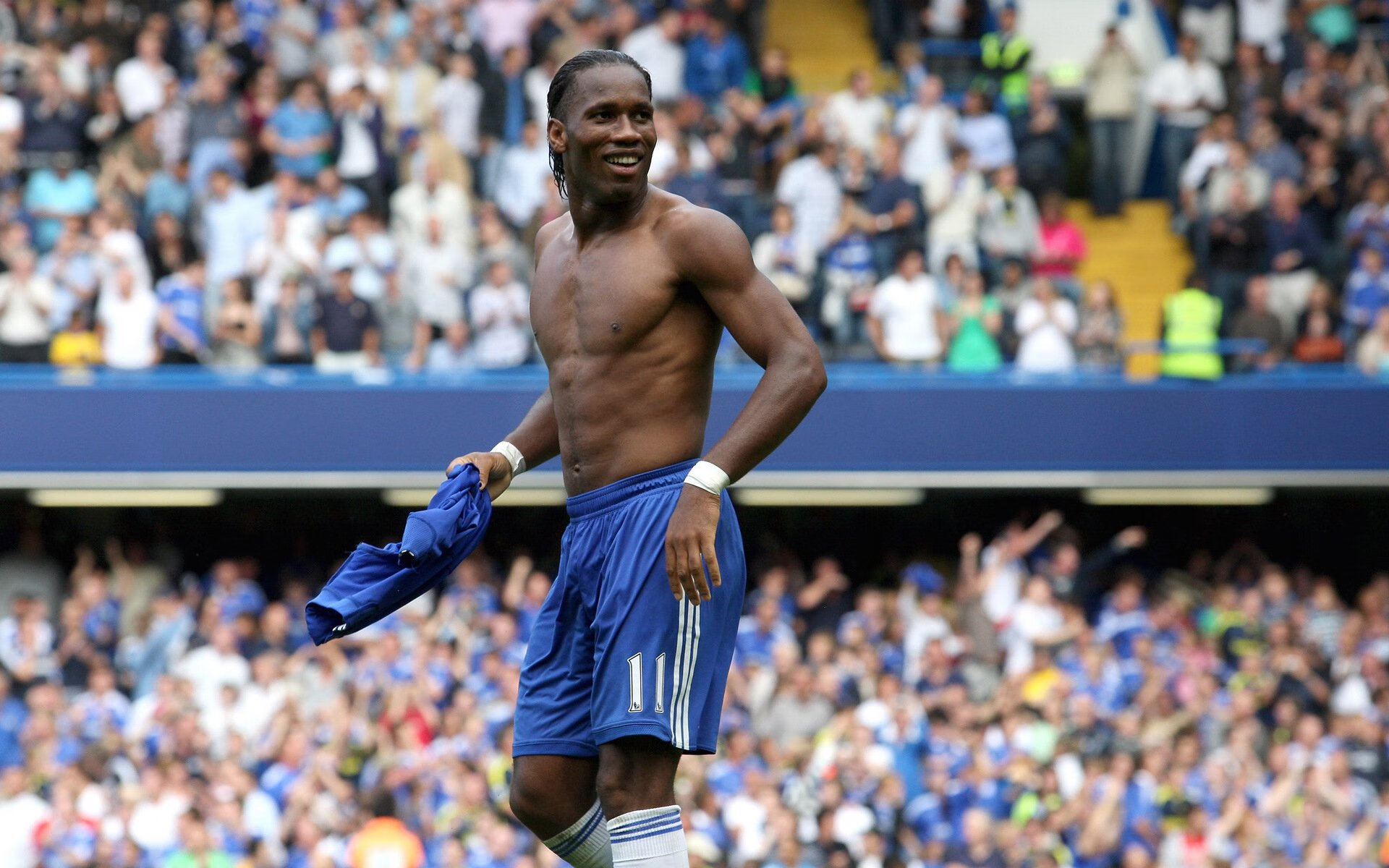 亚历克斯·格林伍德的球场控制力，令袋鼠队攻守兼备，亚历克斯-格林伍德