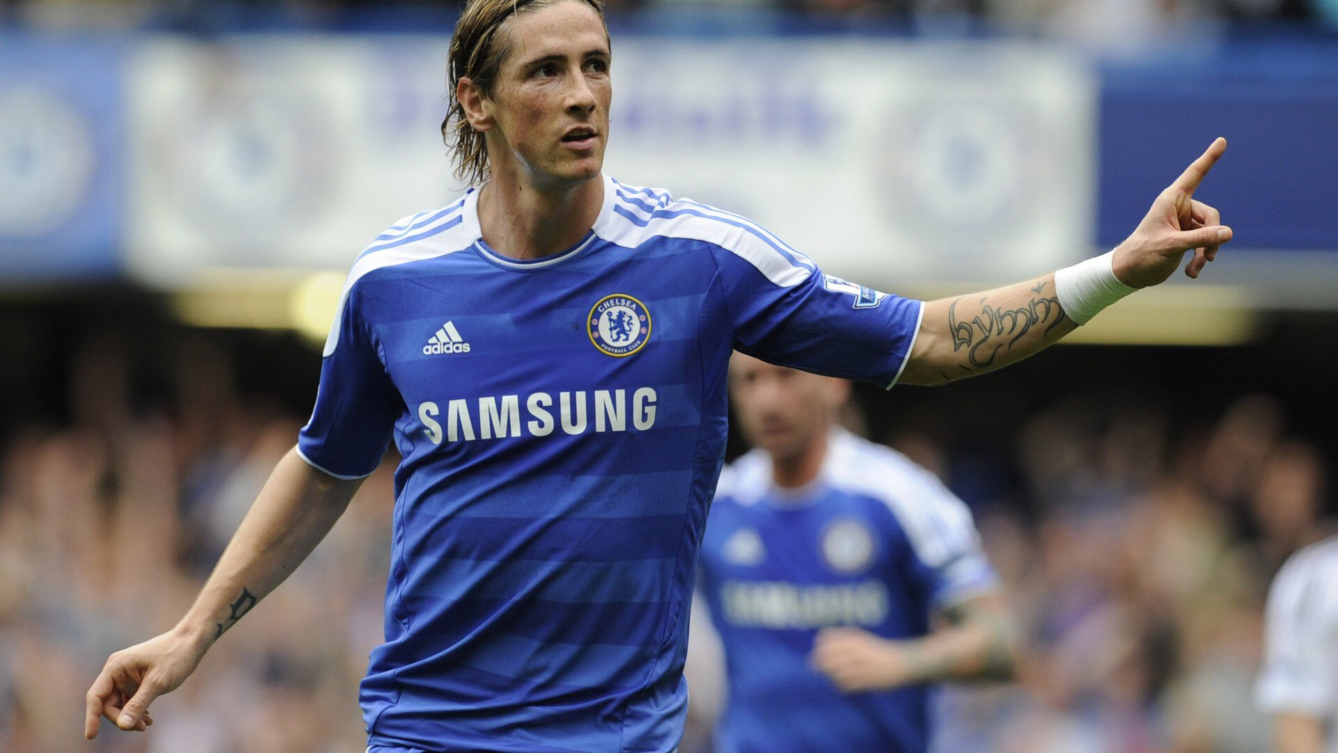 传奇场地再现：著名球场背后的故事与揭秘，传奇场地再现_著名球场背后的故事与揭秘