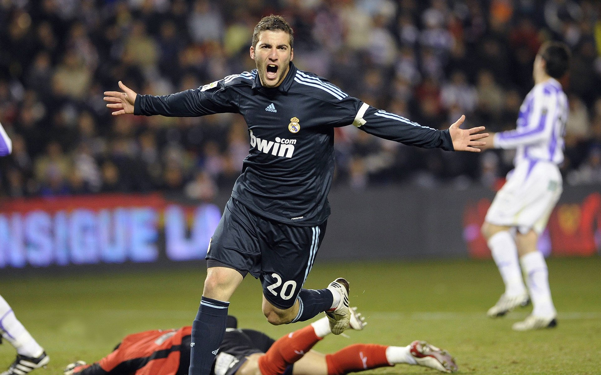 体育新闻中心拓展赛事多语种AI字幕生成技术应用，字幕新闻是什么